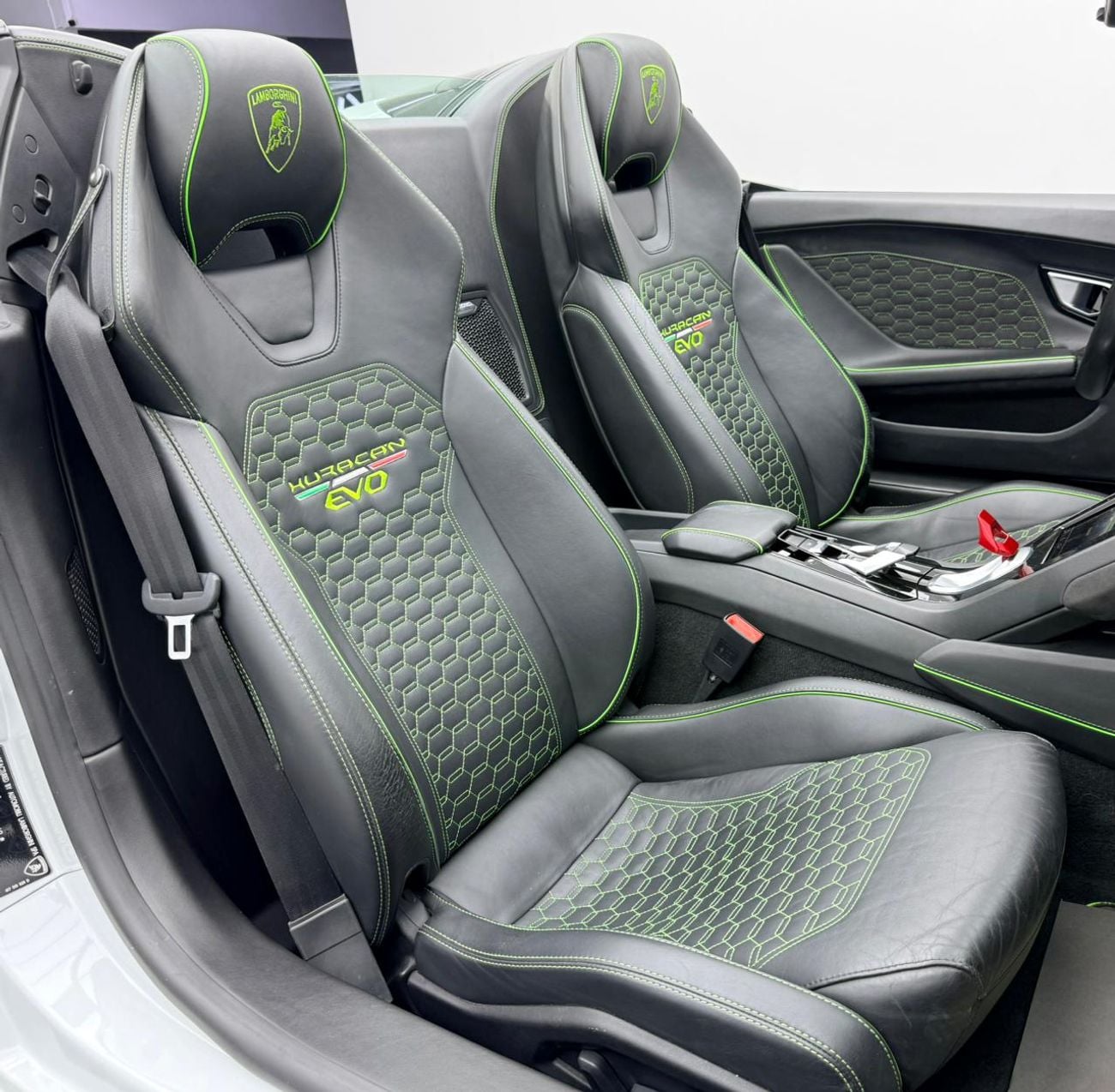لامبورغيني هوراكان EVO SPYDER 2020 Lamborghini Huracan EVO Spyder, Warranty, Service History, Fully Loaded, Excellent Condition