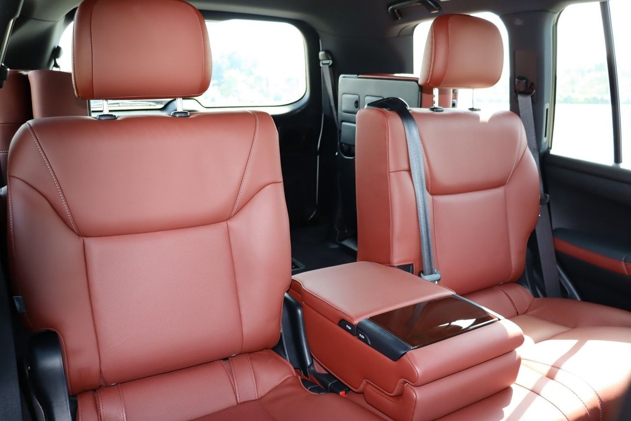 Lexus LX 570 Sport Platinum Lexus LX570s / 2015 / GCC / Only 23,000Km