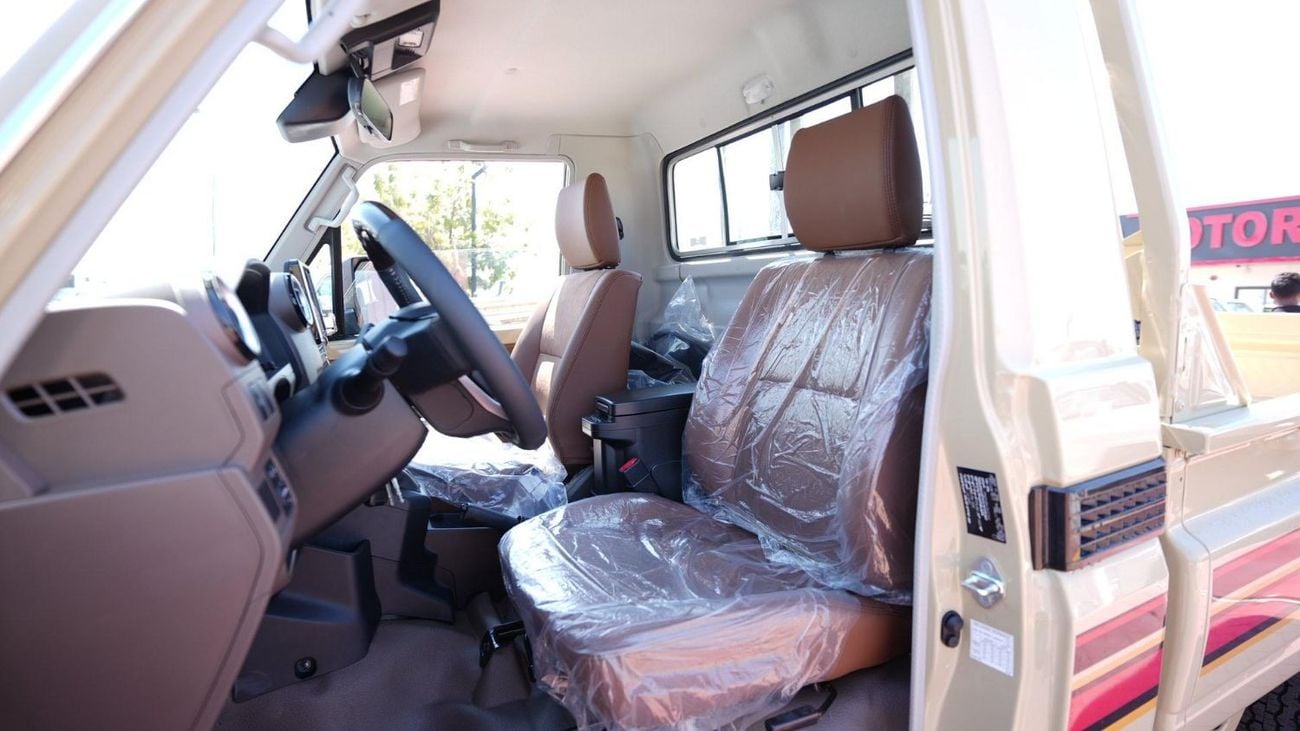 تويوتا لاند كروزر بيك آب TOYOTA LC79 PICK-UP SINGLE CABIN 4.0L V6 A/T  2025 FULL OPTION