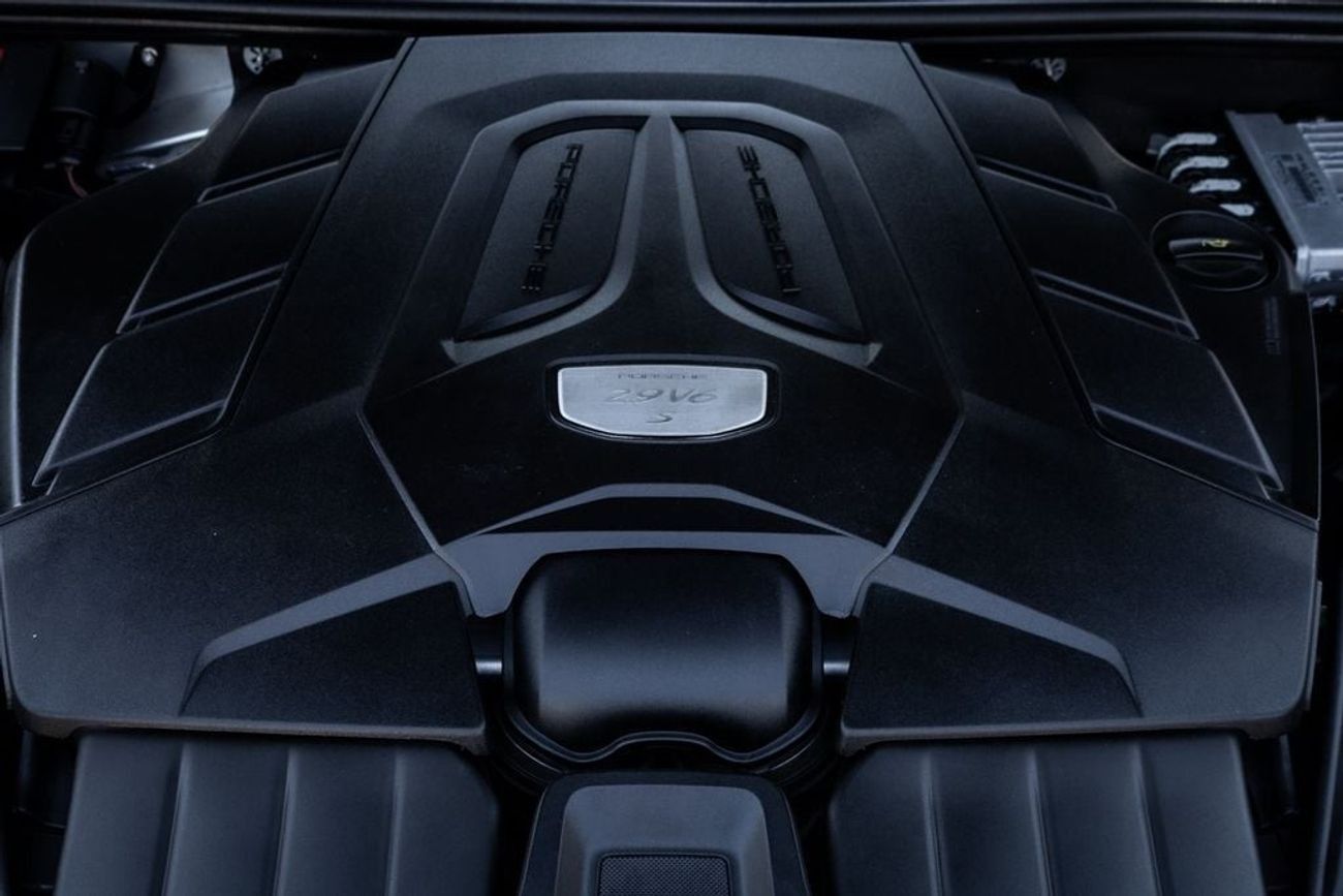 Porsche Cayenne S 2.9L (440 HP)