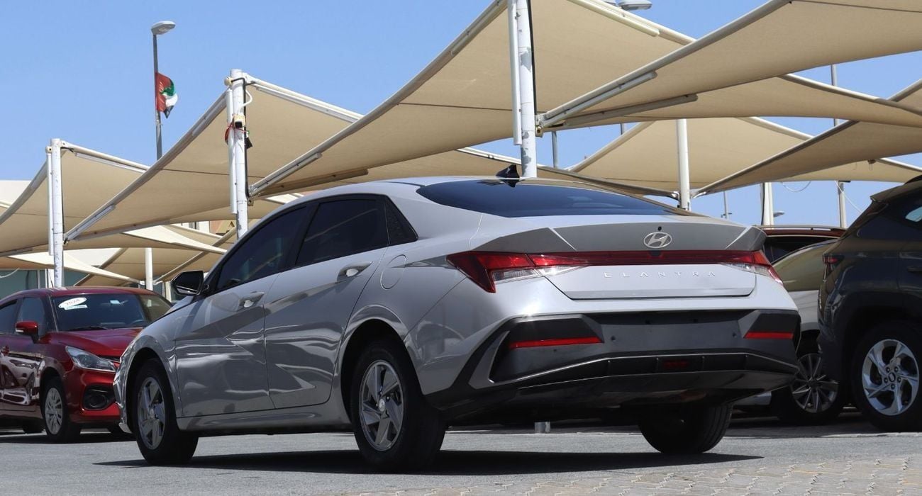 Hyundai Elantra Smart 1.6L Hyundai Elantra 2024 - GCC - Accident-Free - 1.6L - Excellent Condition Inside and Out