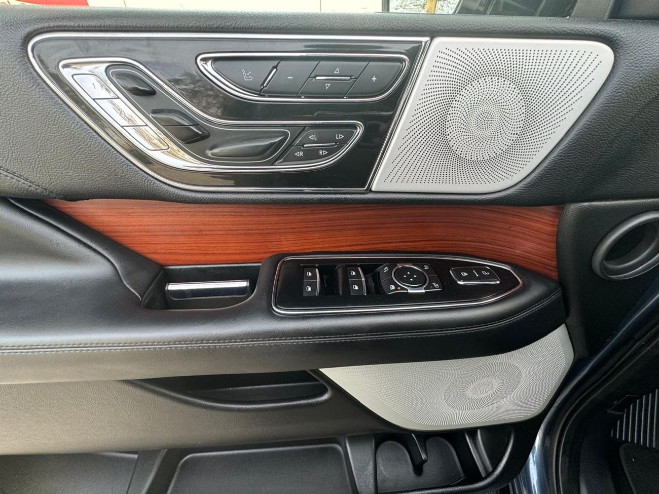 Lincoln Navigator Reserve LINCOLN NAVIGATOR 2018 GCC FULL SERVICE HISTORY