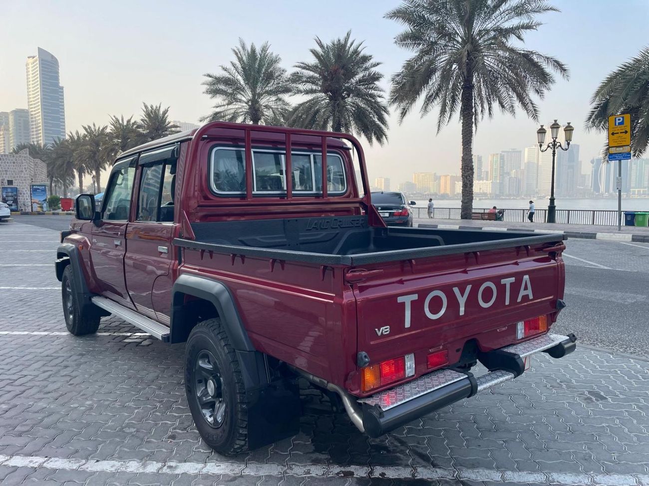 تويوتا لاند كروزر بيك آب PICKUP DLX Winch 4.5L Toyota Landcruiser 79 series dual cab V8  Export from Australia