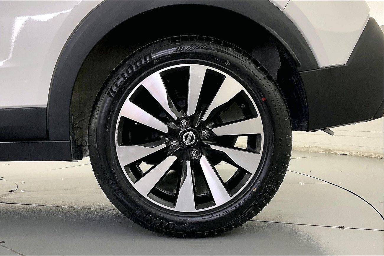Nissan Kicks SV+NAV | 1 year free warranty | 0 Down Payment