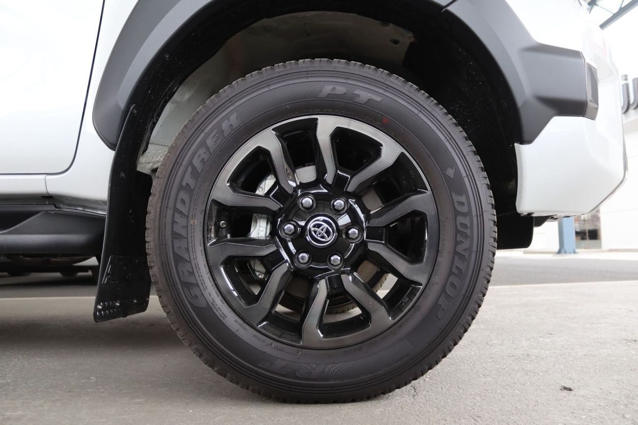 Toyota Hilux 2025 TOYOTA HILUX ADVENTURE 4.0 V6 **EXPORT ONLY**التصدير فقط خارج الخليج***