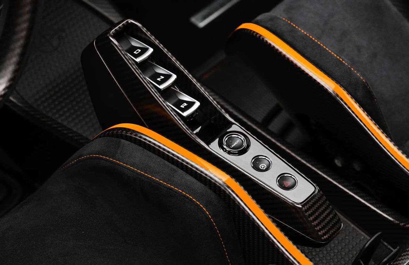 مكلارين سينا 4.0L V8 Twin-Turbocharged Engine