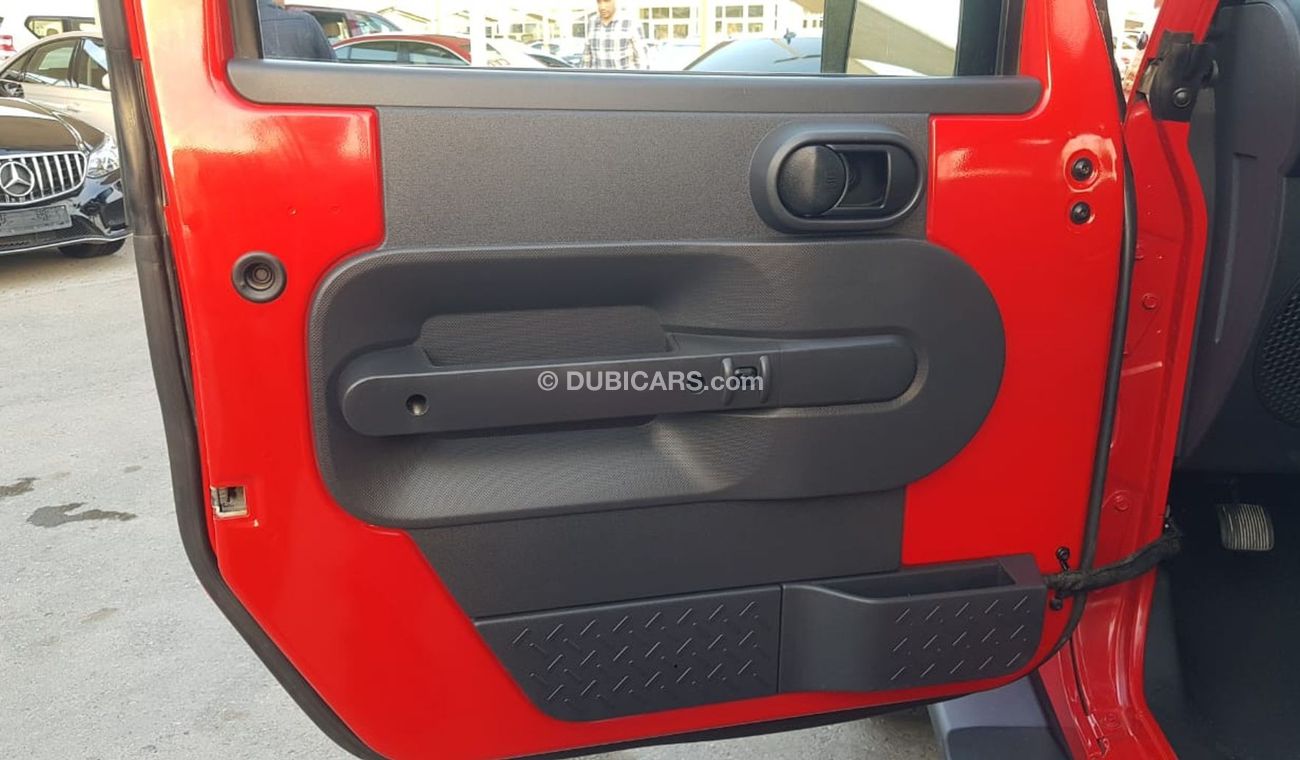 جيب رانجلر موديل 2010 خليجي حاله ممتازه من الداخل والخارج فل مواصفات جير عادي مالك واحد من الوكاله نظيف جدا