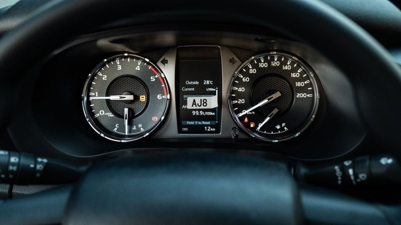 تويوتا هيلوكس Hilux | Wide Body | 2.4 Diesel | D/C | 4x4 | M/T | High Option