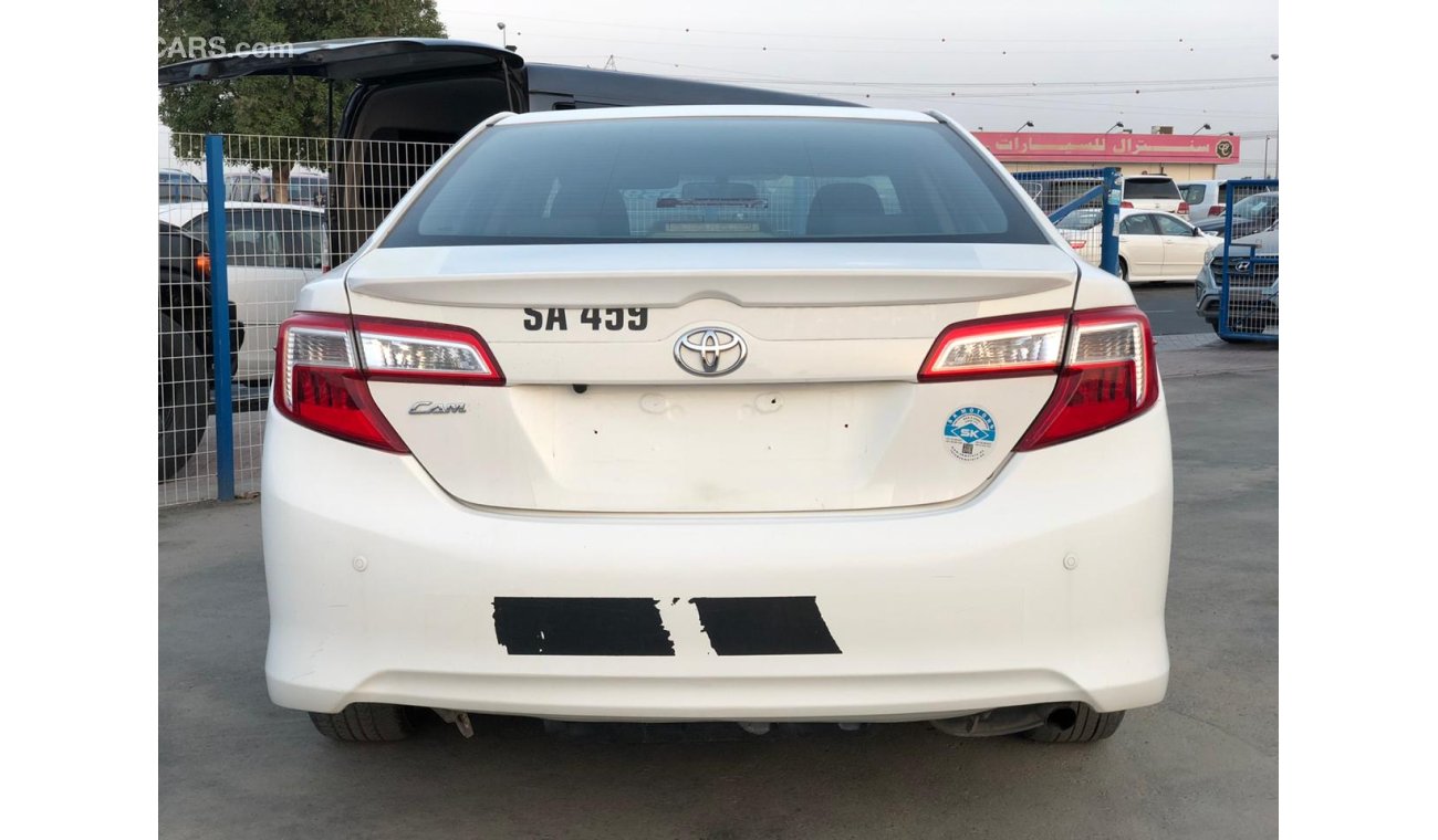 Toyota Camry 2.5L, DVD + Rear Camera + Parking Sensors Rear, Alloy Rims, Clean Interior and Exterior