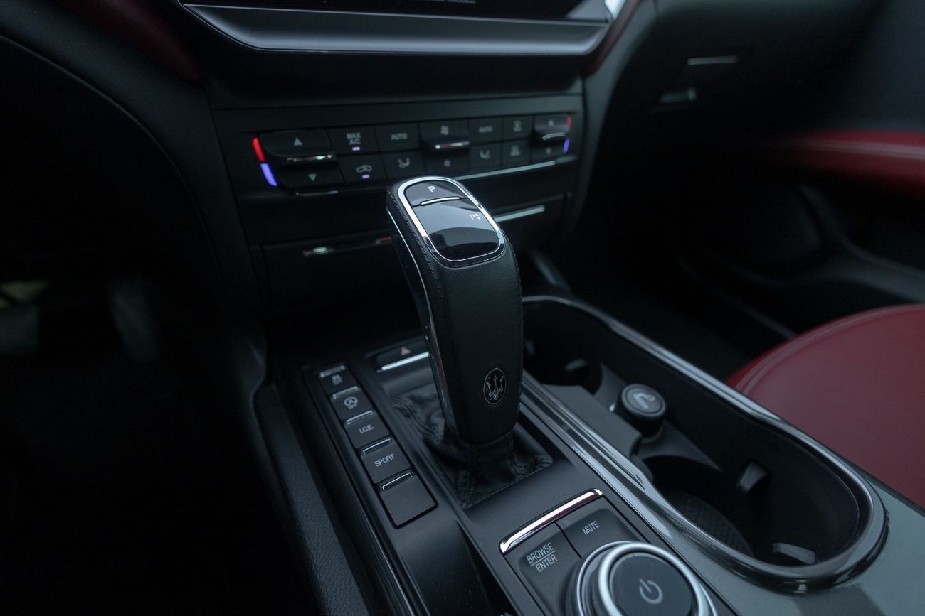 مازيراتي جيبلي GranLusso 3.0L