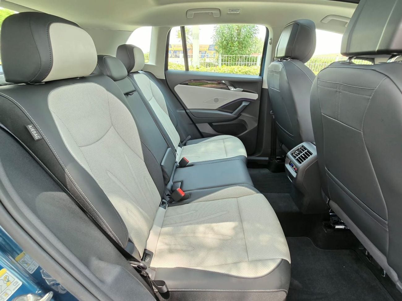 Volkswagen Tiguan ELEGANCE 2025 GCC SINGLE OWNER LOW MILEAGE WITH AGENCY WARRANTY & SERVICE CONTRACT IN MINT CONDITION