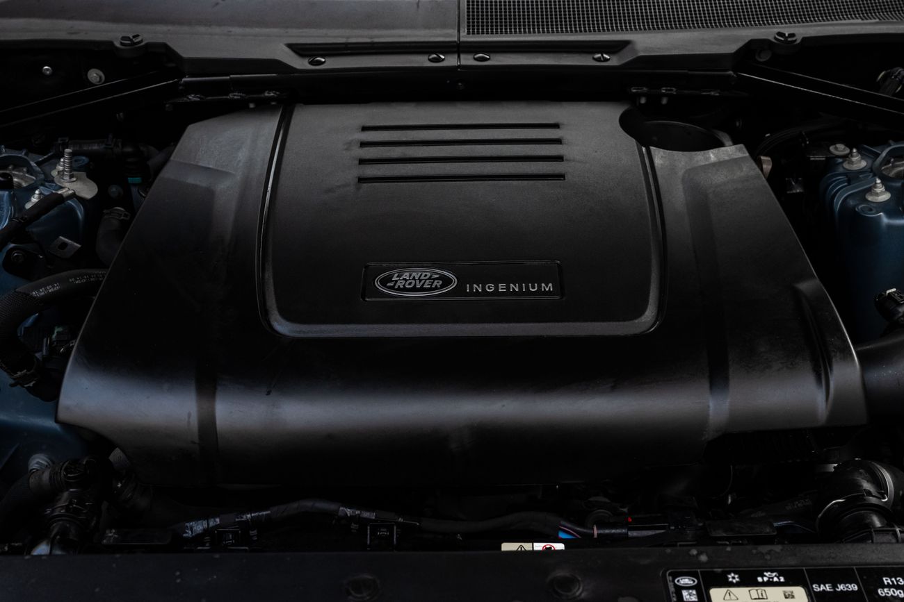 Land Rover Defender 90 SE P300 Defender SE P300 | 5,582 P.M | 0% Downpayment | Land Rover Warranty