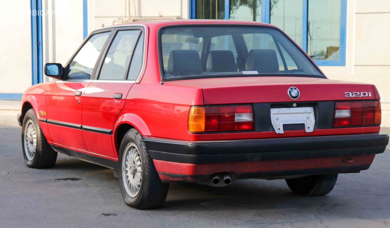 بي أم دبليو 320 i