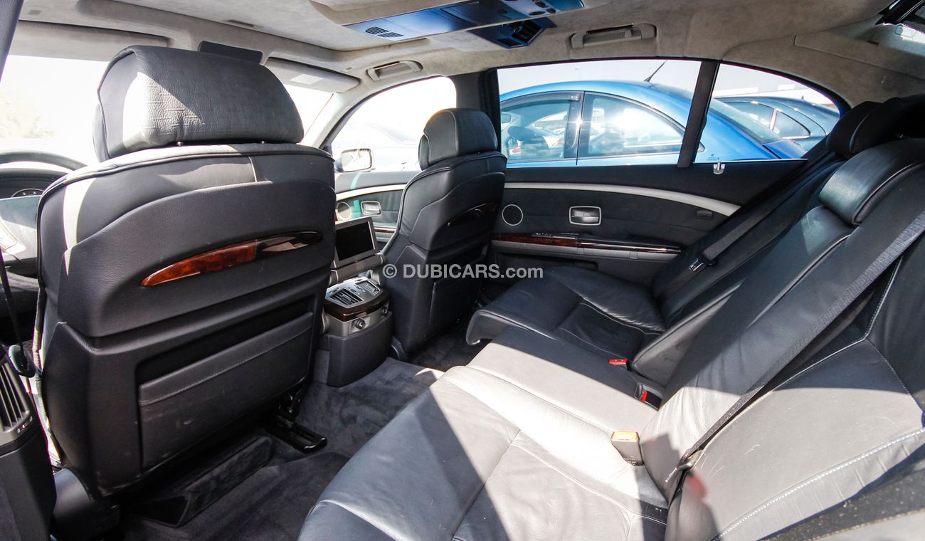 بي أم دبليو 760Li LI V12