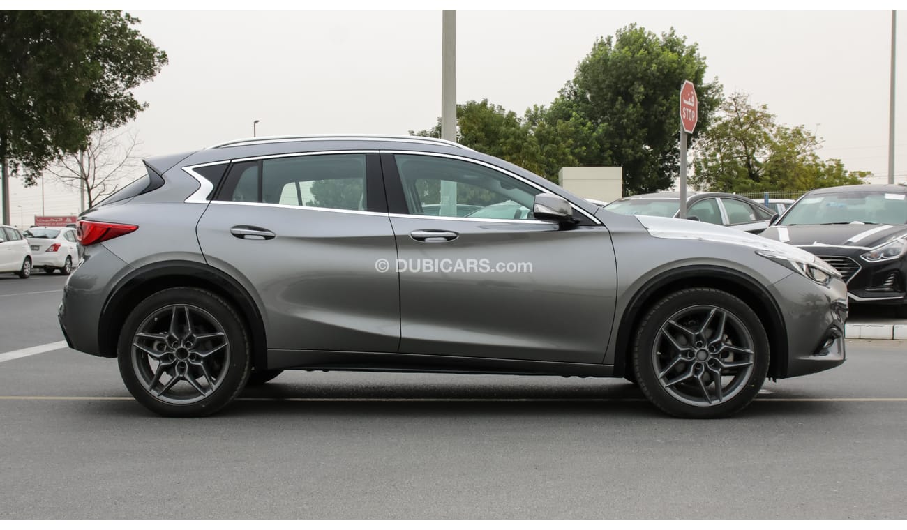 Q30 Modified New Infiniti Q30 1.6L Premium 2017 for sale in Dubai - 235791