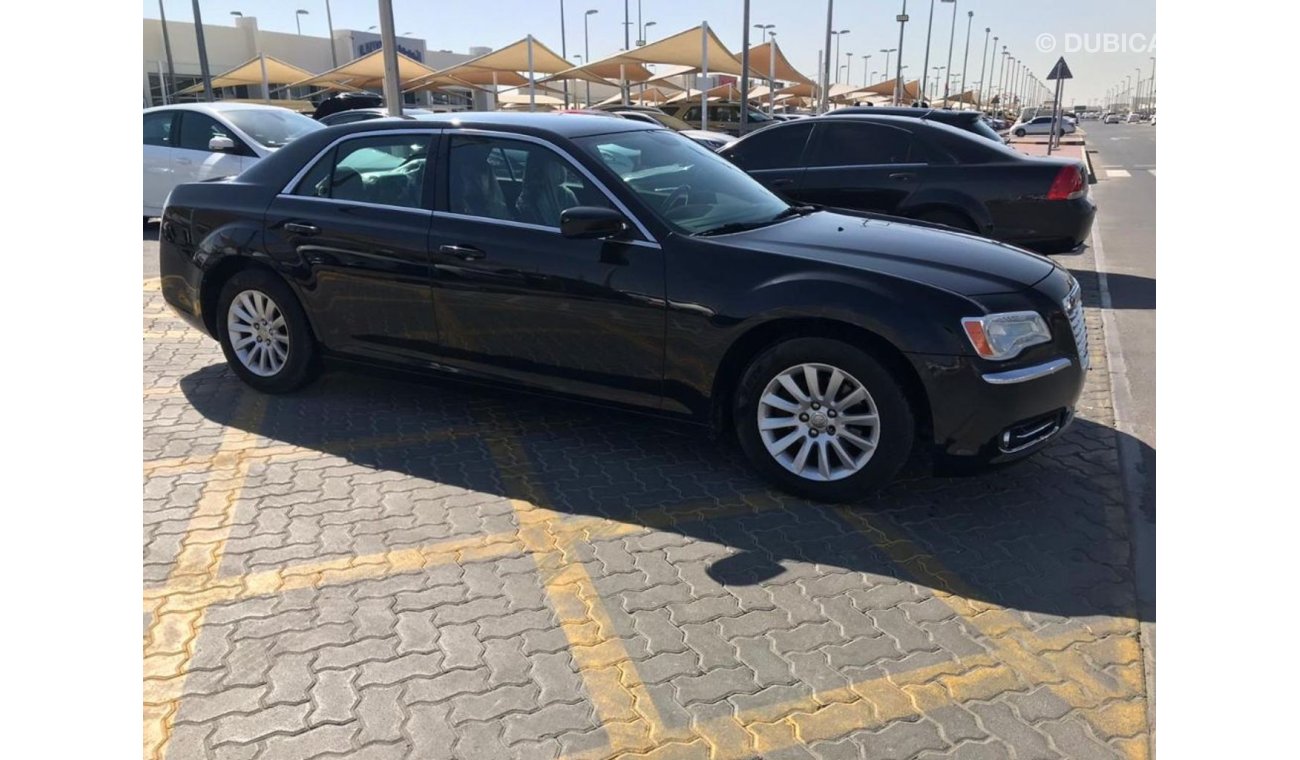 Chrysler 300C Chrysler C300 2014 very good condition