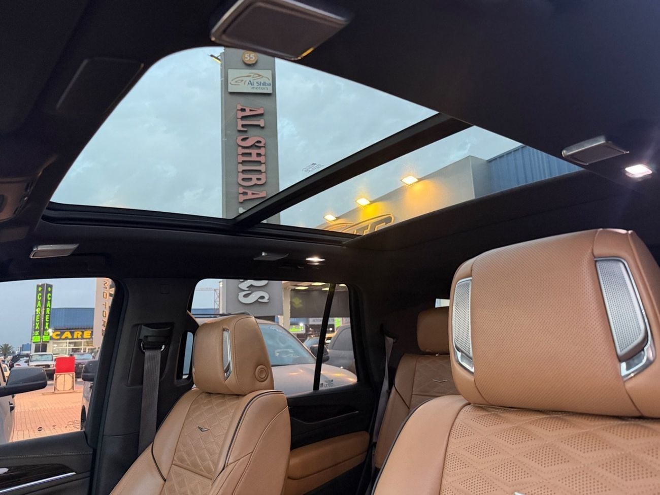 Cadillac Escalade SPORT PLATINUM Luxury 6.2L Luxury600 GCC.