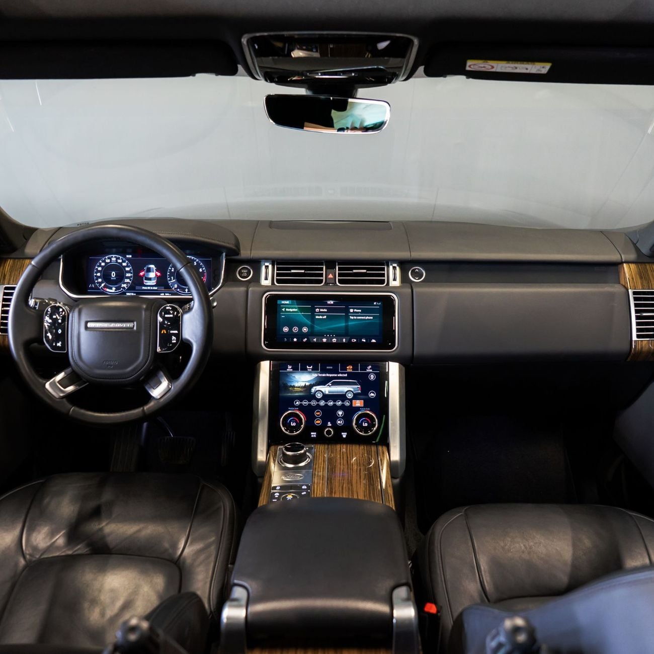 Land Rover Range Rover AED 2,682 pm • 0% Downpayment • Range Rover Vogue SE   • 1 Year Warranty