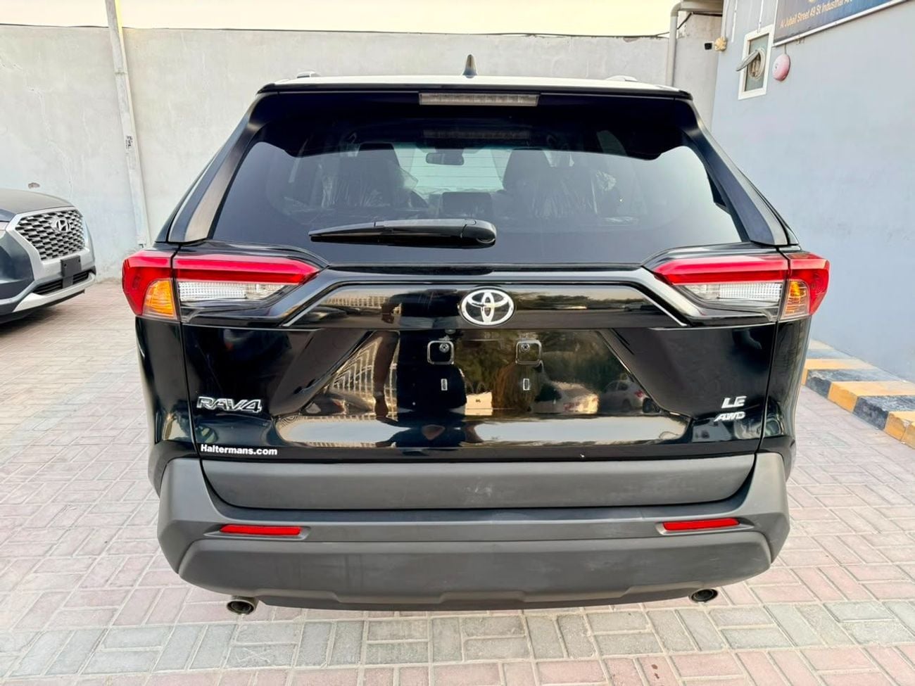 Toyota RAV4 2020 Toyota RAV4 LE 4x4 / AWD – Black   Mileage: 80,049  Engine: 2.5L 4-Cylinder Gasoline Horsepower