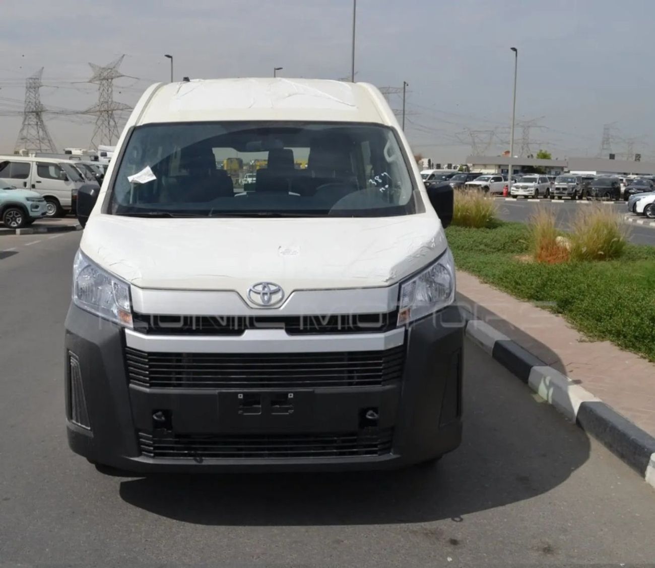 تويوتا هاياس 2025 TOYOTA HIACE 3.5 L PETROL A/T 13 SEATER PASSENGER , HIGH ROOF