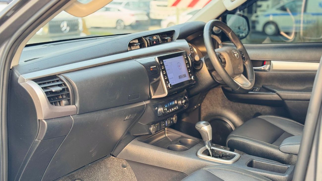 Toyota Hilux DOUBLE CABIN | AUTOMATIC TRANSMISSION | 2.8L DIESEL ENGINE | 4WD | 2021