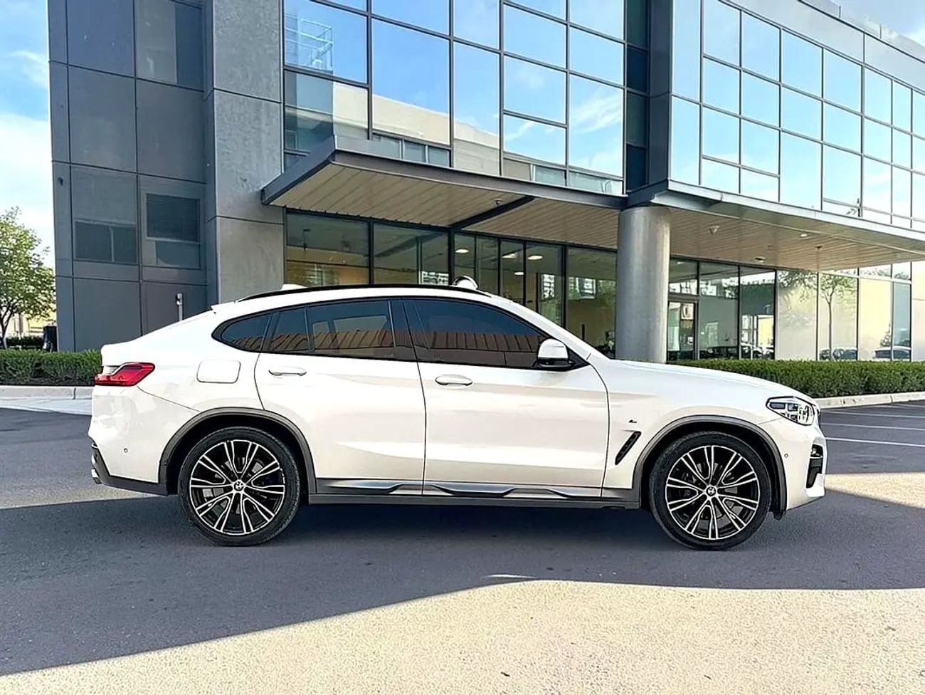 BMW X4 1586 P.M | xDrive30i M Sport GCC Specs