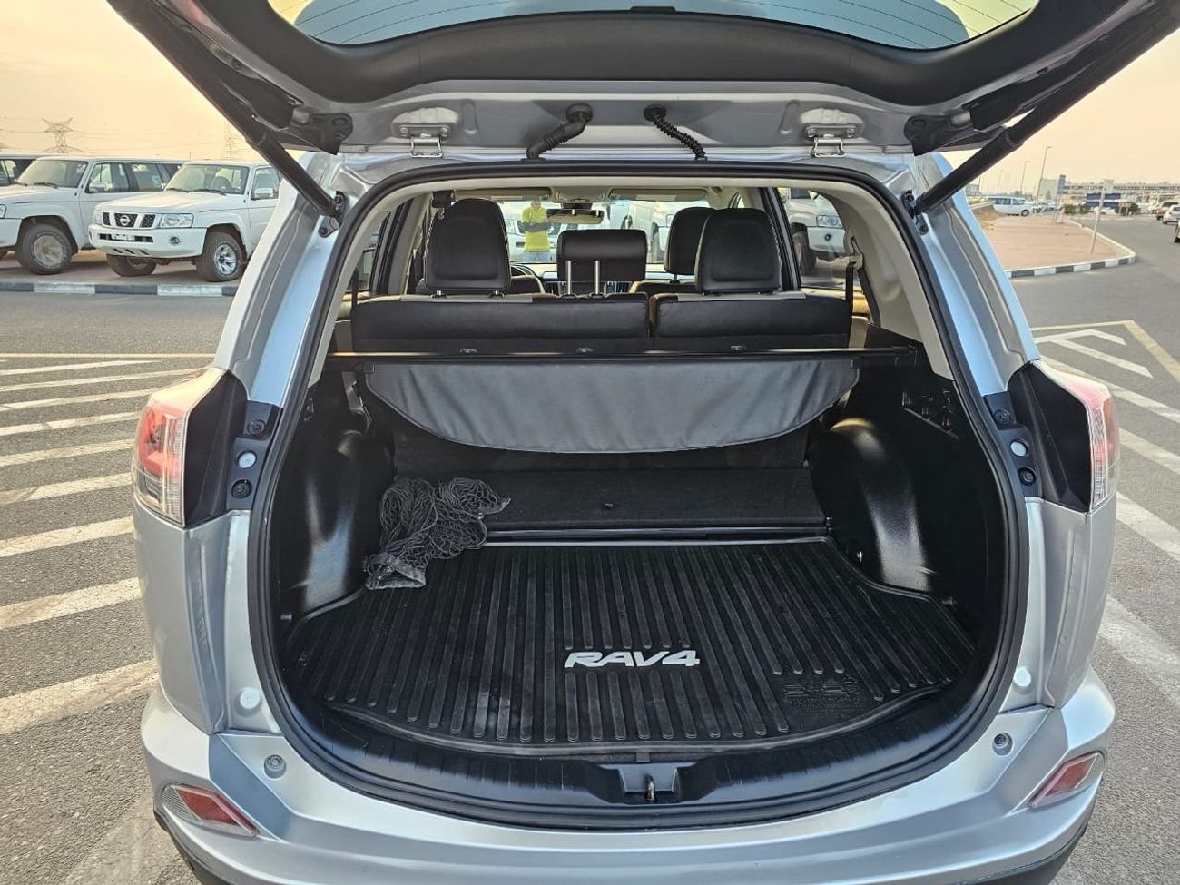 Toyota RAV4 Platinum 2017 RAV4 Limited Hybrid 4x4