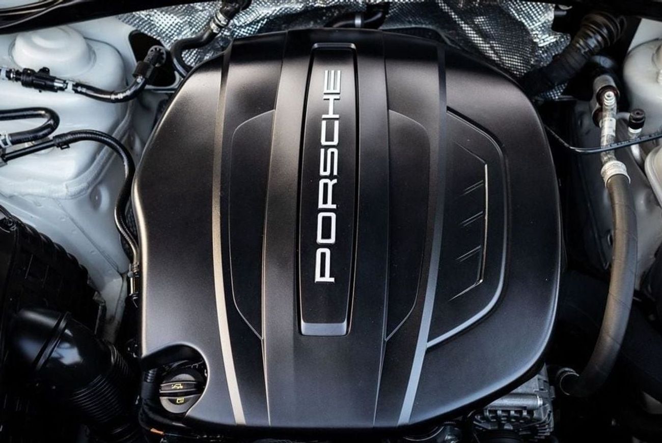 Porsche Macan Std 2.0L (252 HP) Porsche Macan 2018 GCC under Warranty with Flexible Down-Payment.