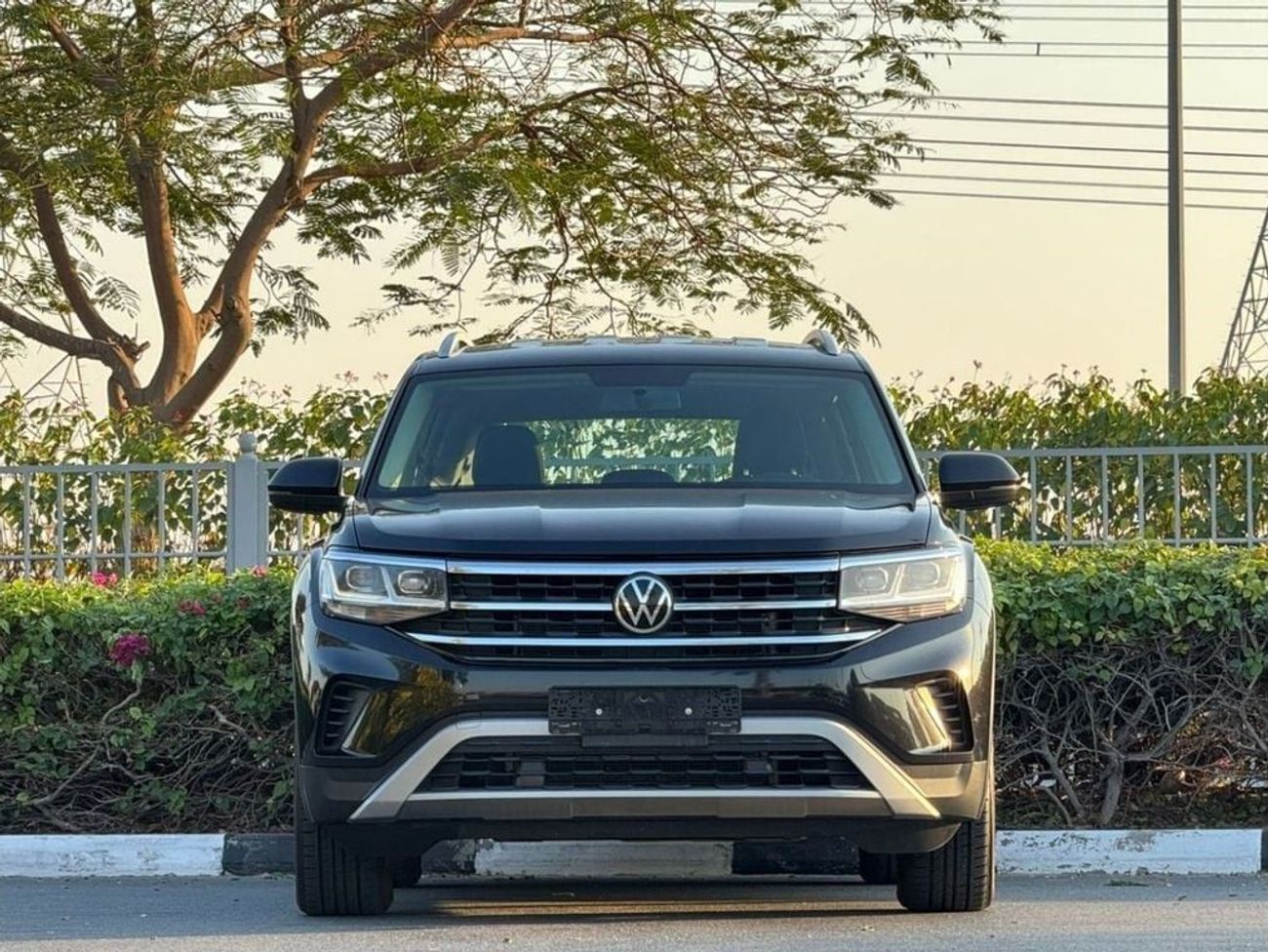 فولكس واجن تيرامونت  FULL SERVICE BEFORE PURCHASING THE CAR  VOLKSWAGEN TERAMONT  GCC SPECS  SINGLE OWNER  2 YEARS WARRAN