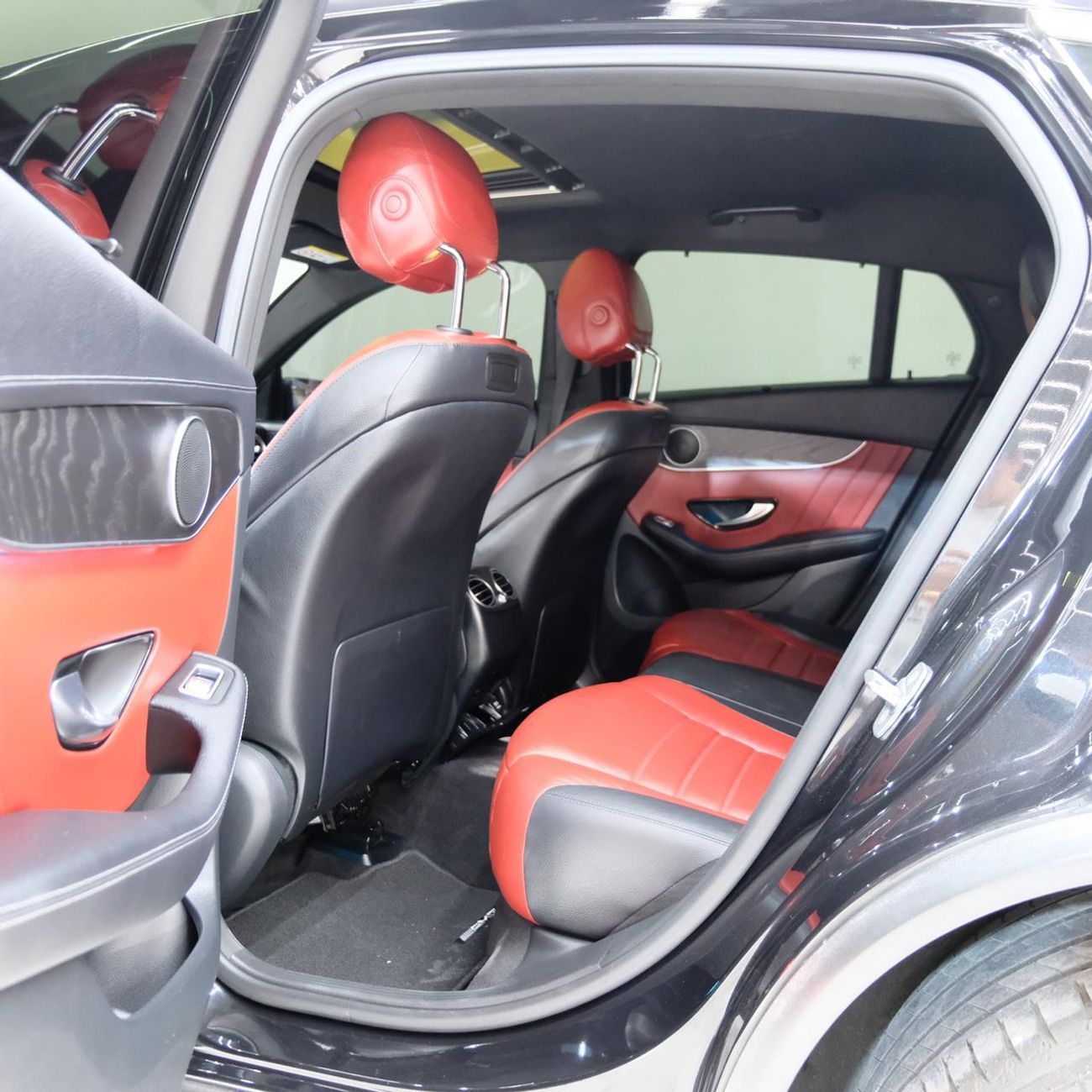 Mercedes-Benz GLC 250 4MATIC 2.0L Mercedes Benz GLC 250 4Matic 2018 AWD