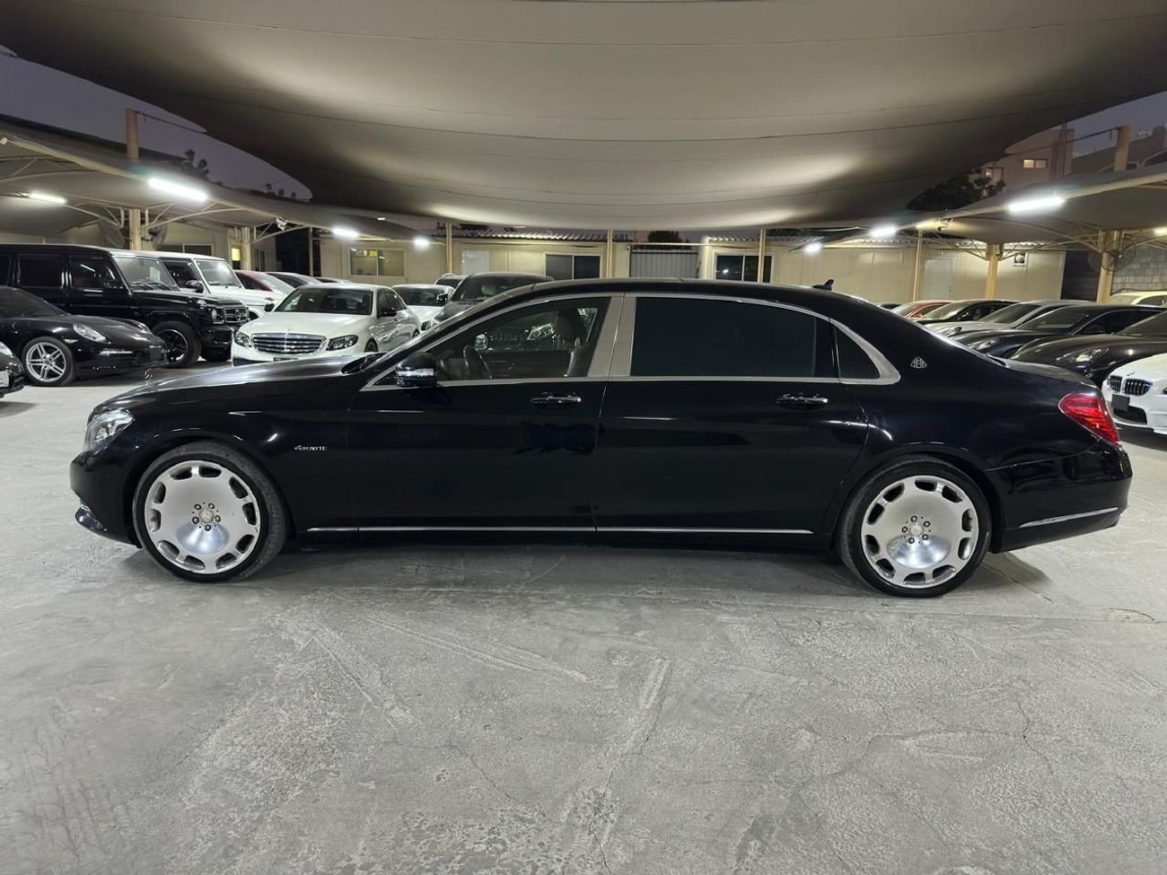 Mercedes Maybach S550 Maybach 2015 4.7L | 6 BUTTONS | BROWN INTERIOR | REAR ENTERTAINMENT