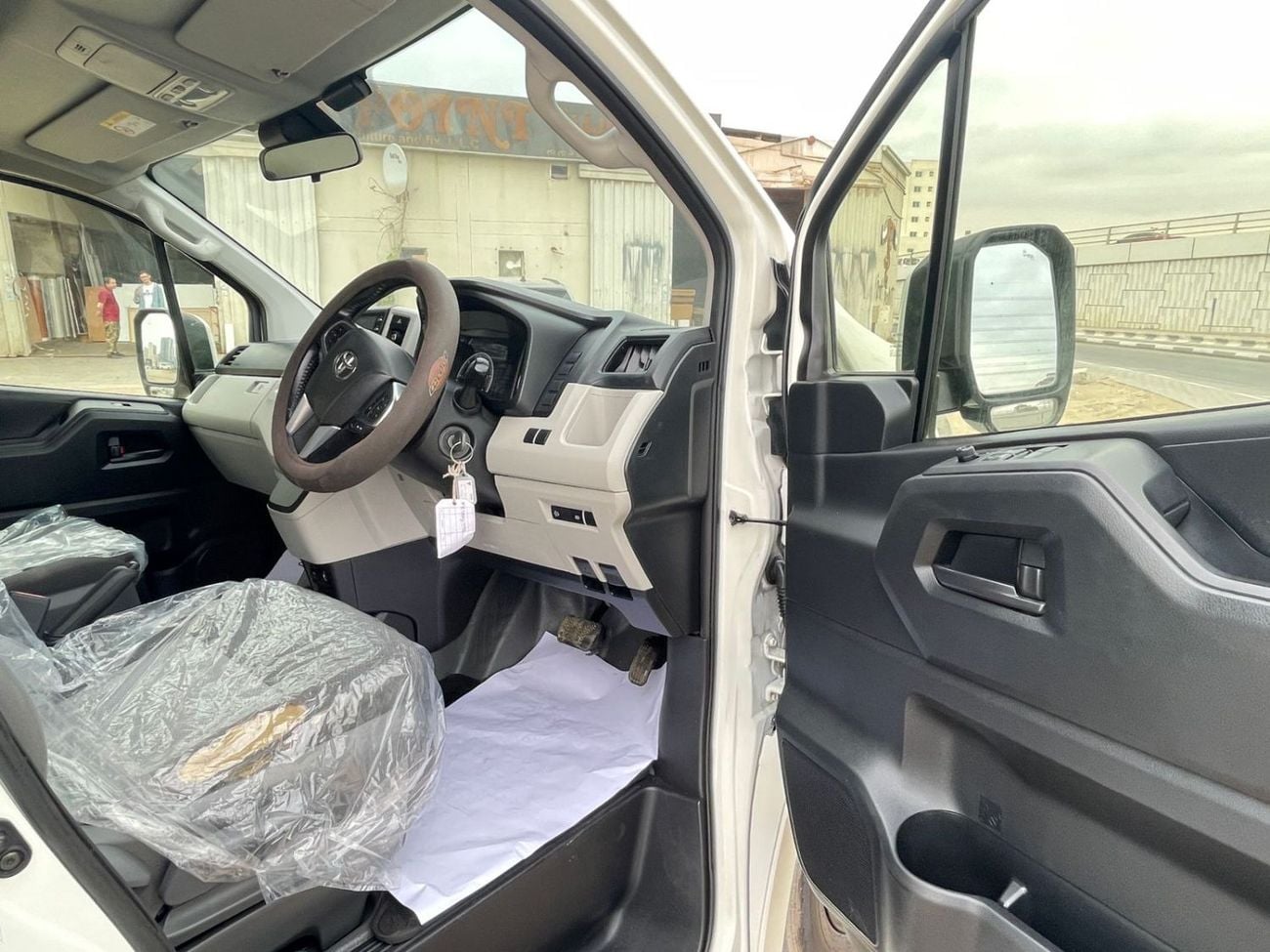Toyota Hiace DLS - STD ROOF Right Hand Drive