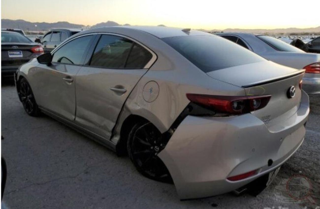 مازدا 3 Premium Plus 2.5T (American specs highest trim full options)