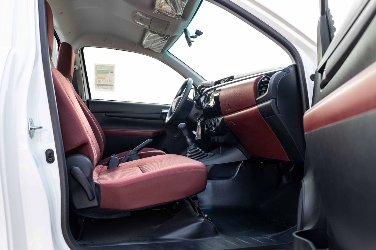 تويوتا هيلوكس Single Cab 2.4L Manual - Super White Inside Maroon | Export Only