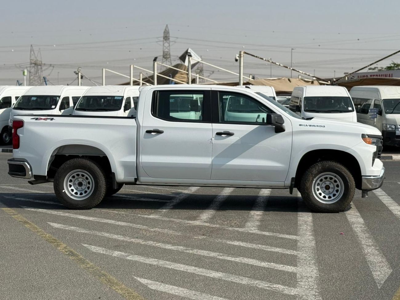 Chevrolet Silverado 1500 RST 1500 REG/CAB TRAILBOSS CLOTH 5.3 V8 RST 5.3 V8 GCC SPECS