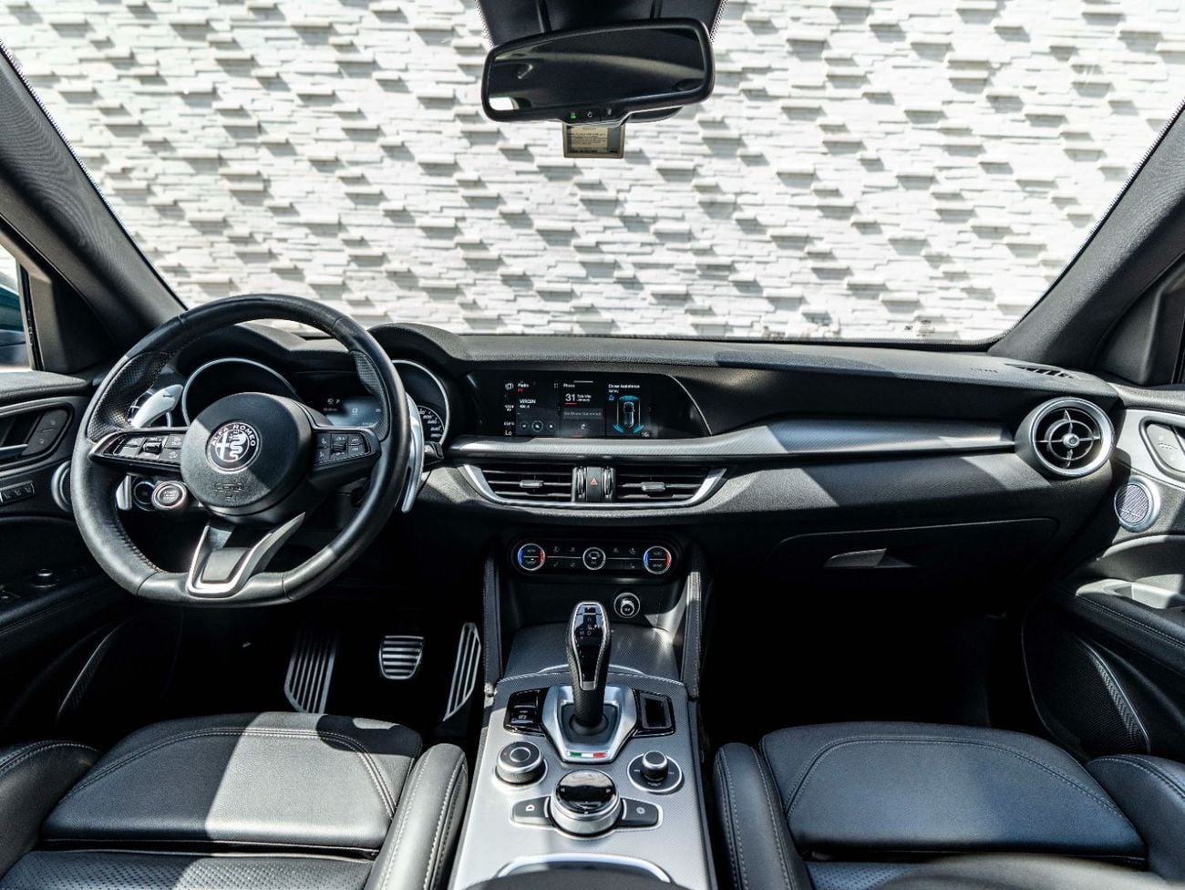 ألفا روميو ستيلفيو Veloce 2.0L