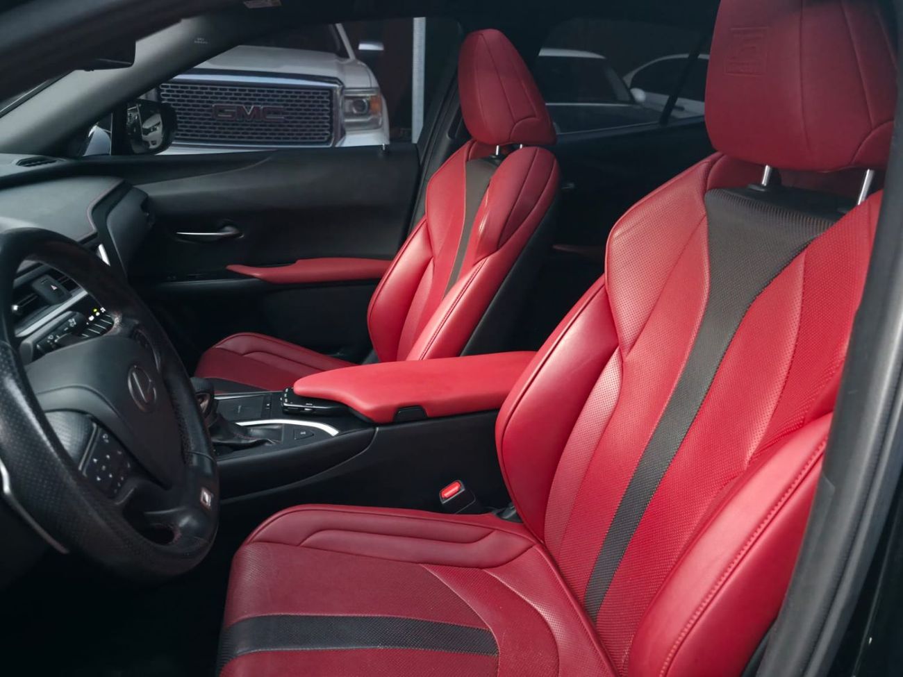 لكزس UX 200 F Sport Platinum 2.0L (169 HP)