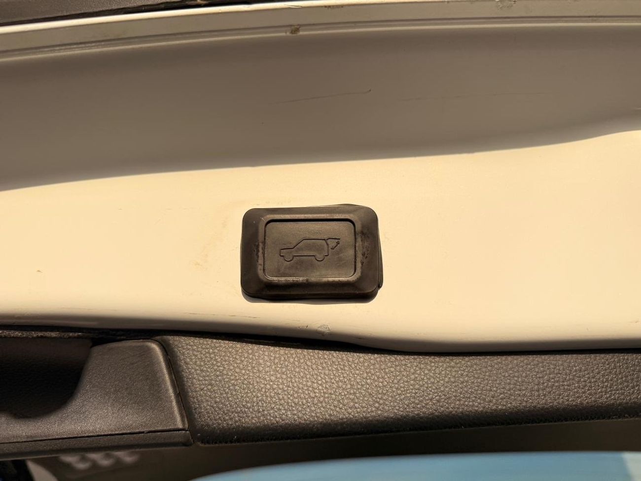 Toyota RAV4 2.0 L Full Option 360 camera, leather seat Push start, push start 2023 Japan car