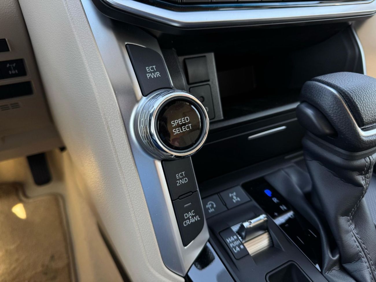 Toyota Land Cruiser GXR 4.0L