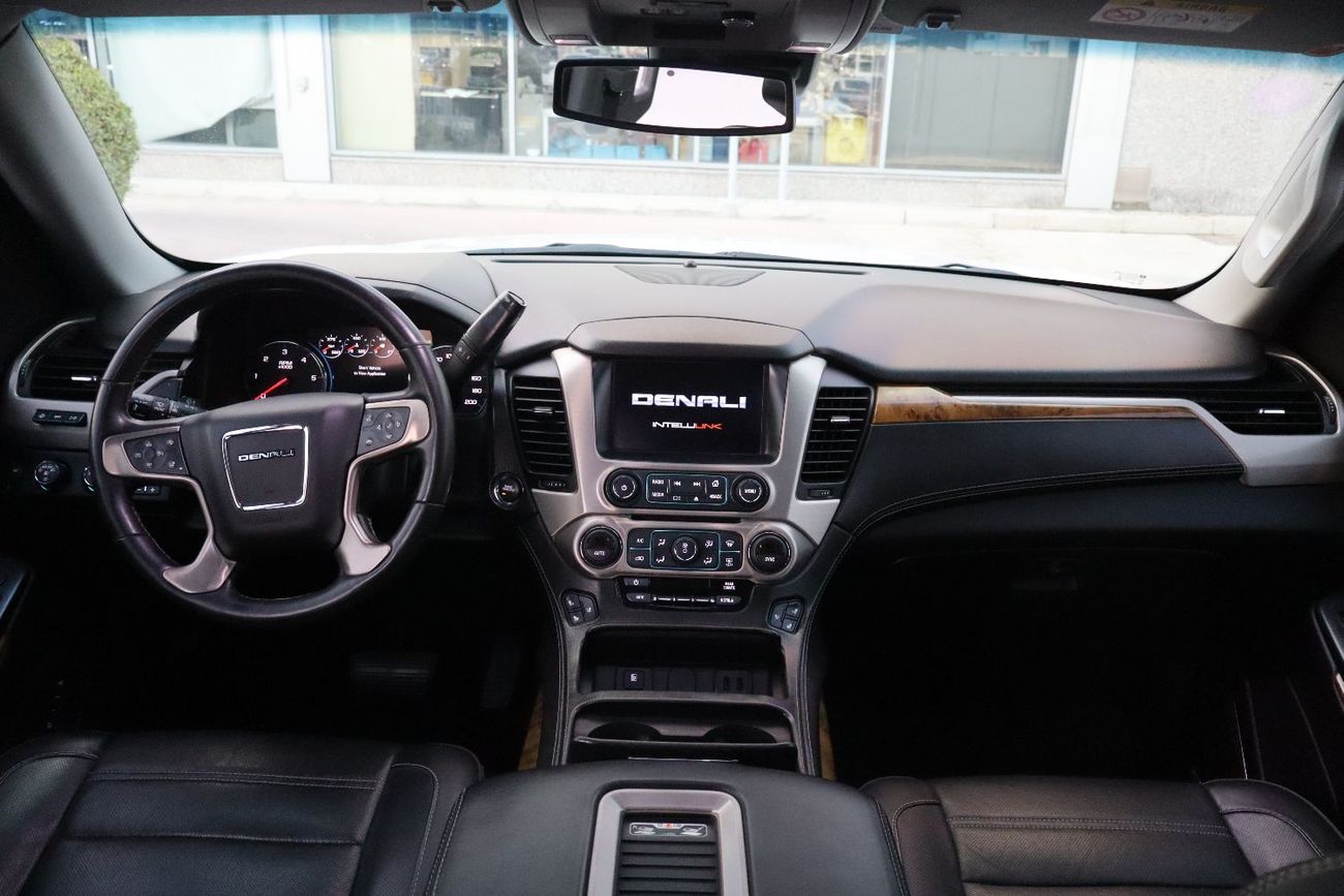 GMC Yukon Denali 6.2L (8 Seater)