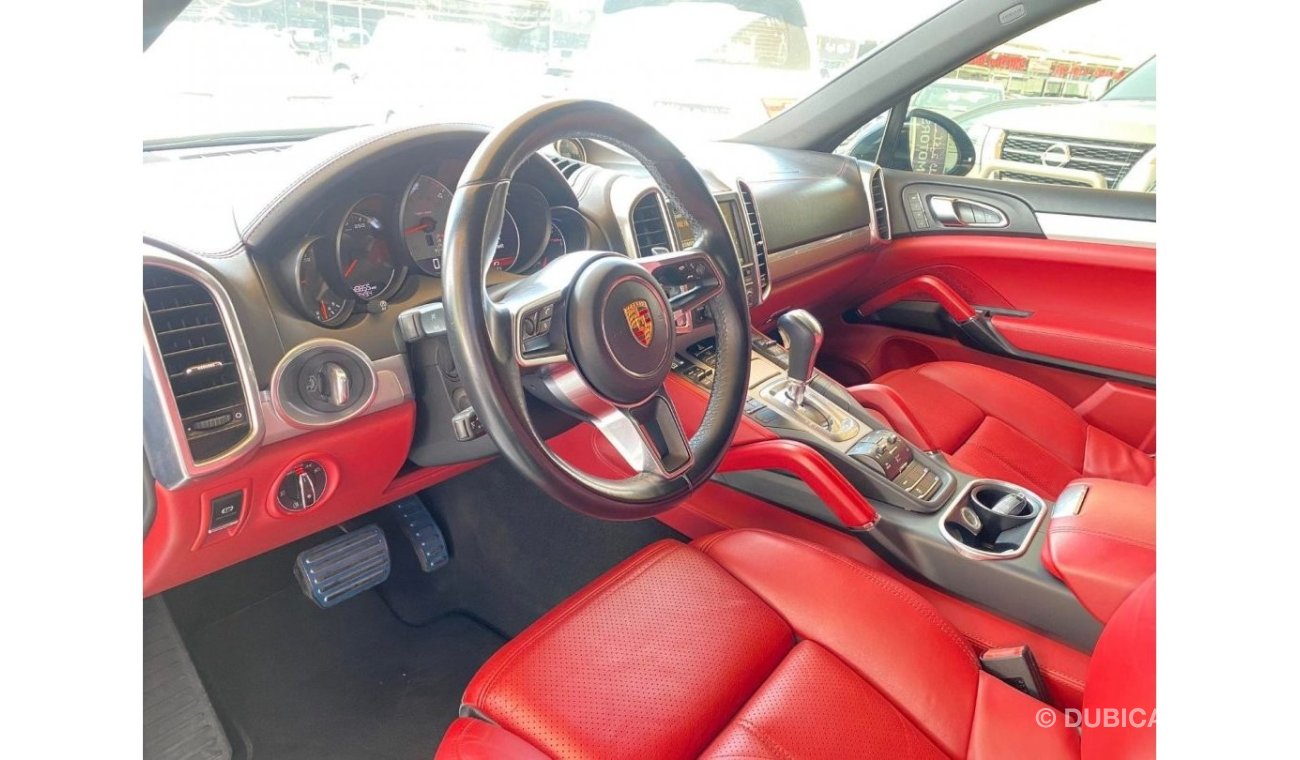 Porsche Cayenne GCC SPEC PORSCHE CAYENNE S
