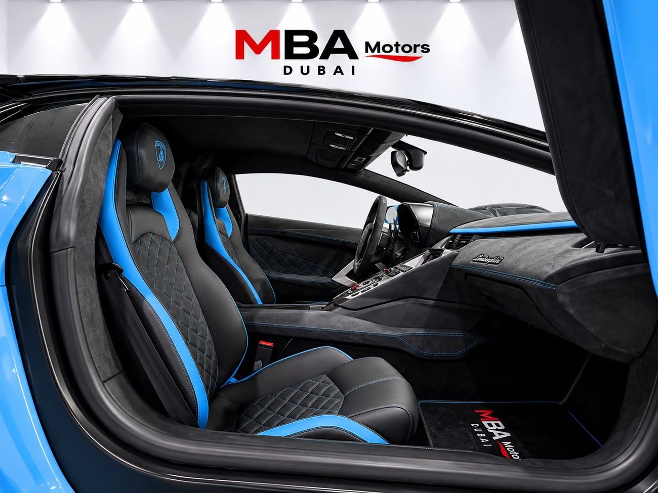 Lamborghini Aventador ROADSTER 6.5L V12 GCC Full service history