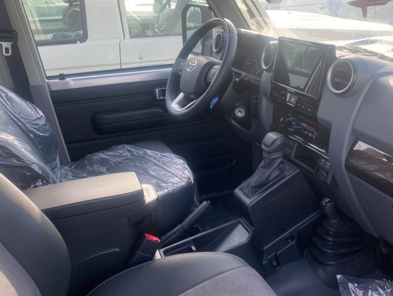 تويوتا لاند كروزر بيك آب 4.0L D/C