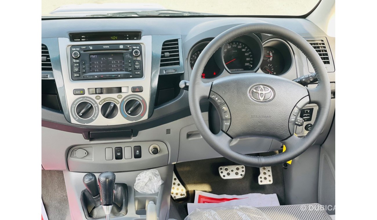 تويوتا هيلوكس Toyota Hilux Diesel engine 3.0 model 2011 car very clean and  good condition