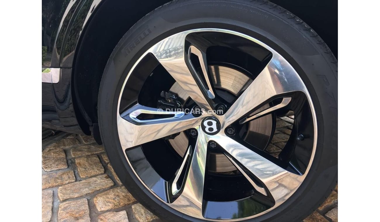 بنتلي بينتايجا اول نسخة