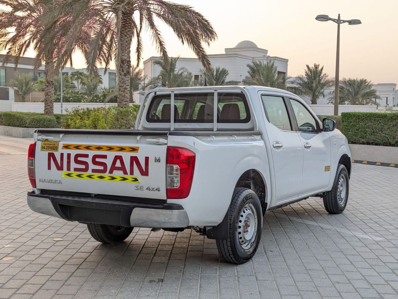 Nissan Navara Nissan navara 2022 white colour red interior automatic gear