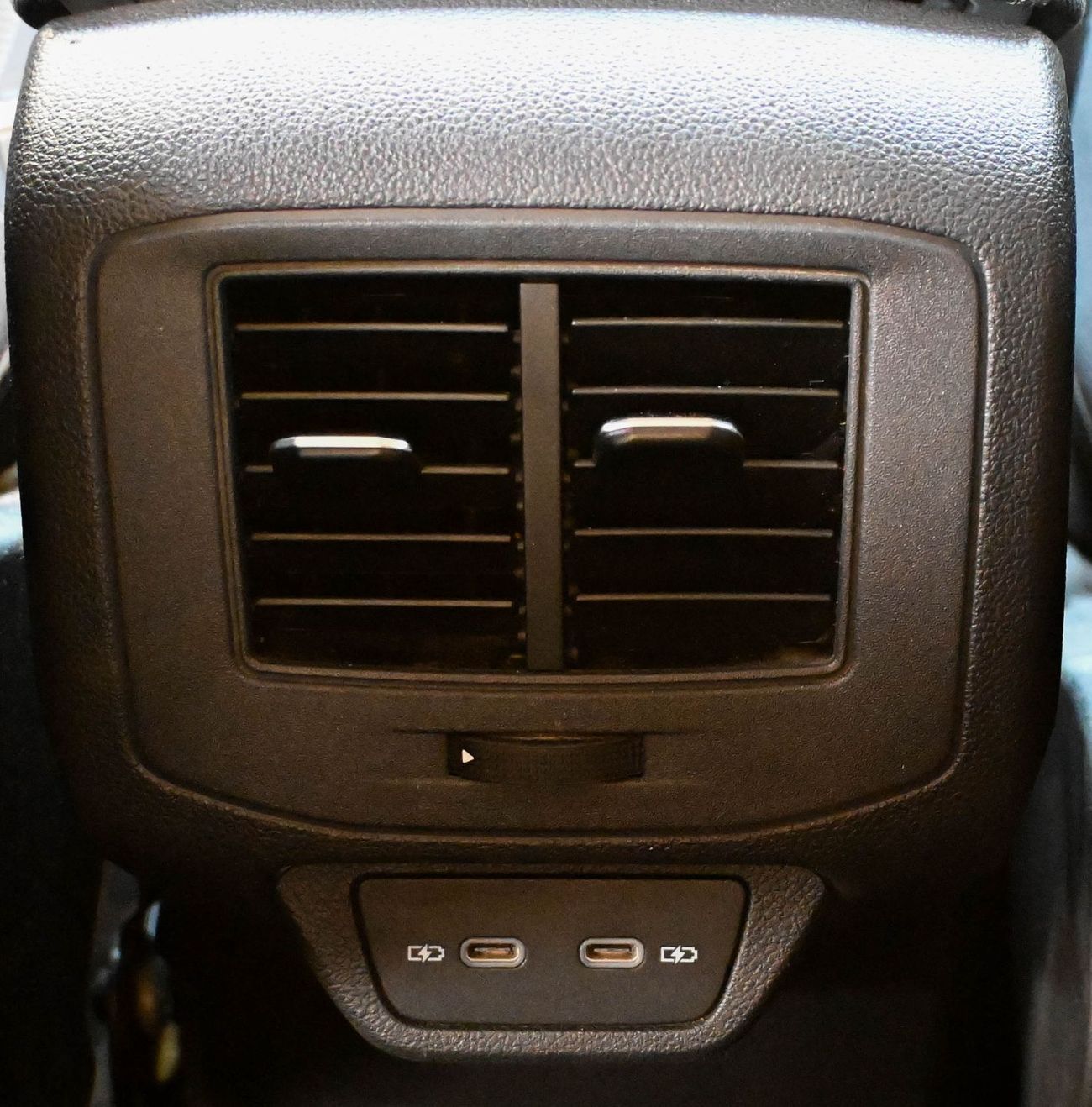 فولكس واجن T ROC Life 1.4L