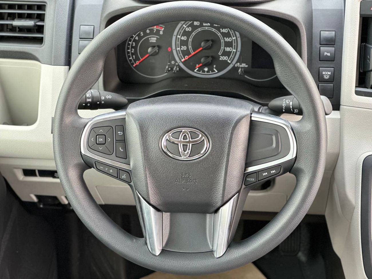 تويوتا هاياس 3.5 لتر PTR أوتوماتيك // 2026 // مزودة بمشغل DVD وكاميرا خلفية، أبواب جانبية أوتوماتيكية // عرض خاص 