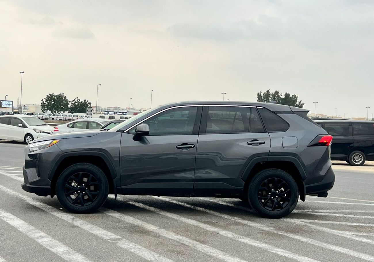 Toyota RAV4 2023 Toyota Rav4 LE Night Shade Edition - 2.5L V4 - Leather Seats With Radar - Low Mileage