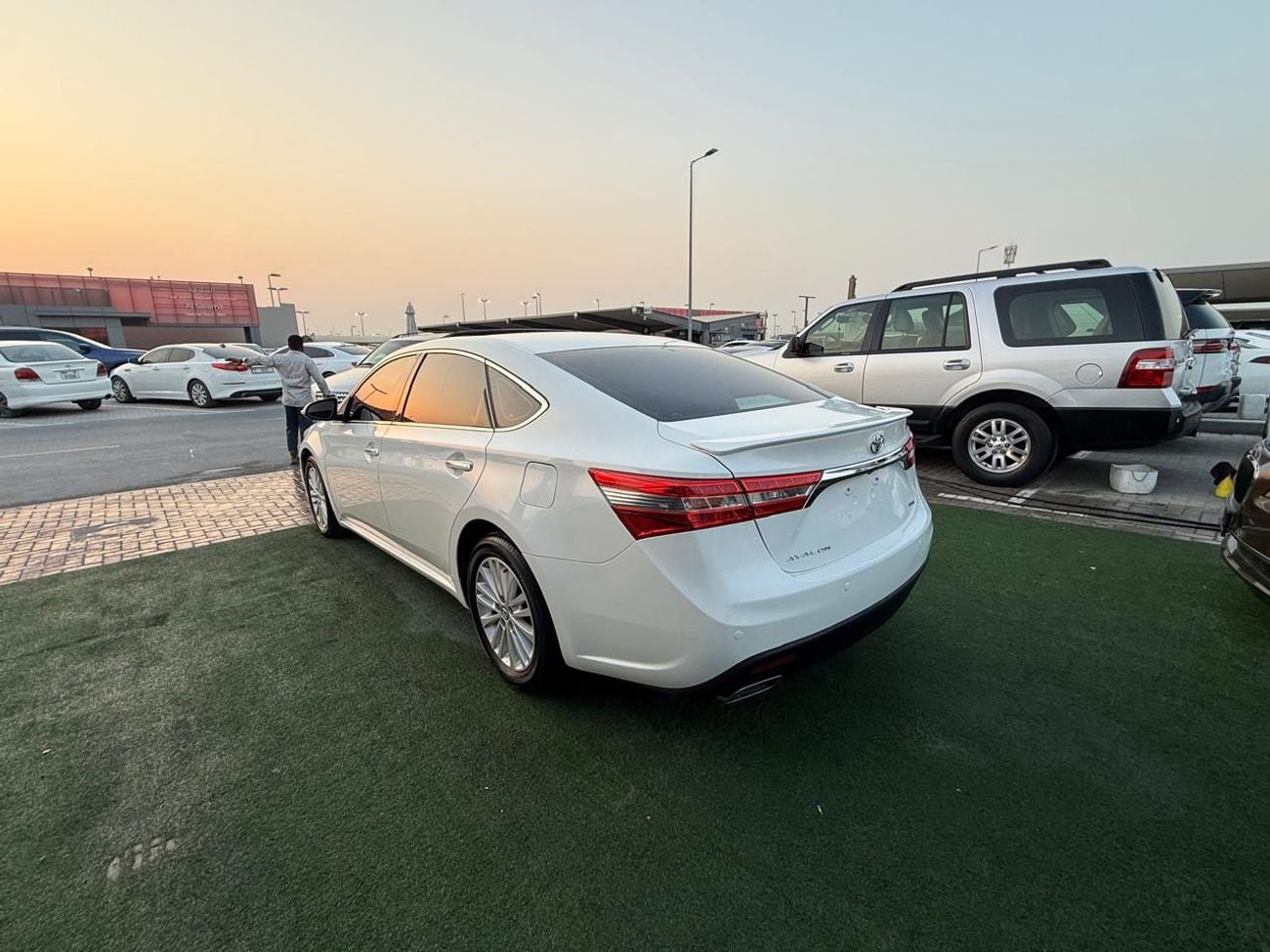 Toyota Avalon LIMITED First Owner Showroom Condition